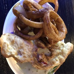a plate of onion rings