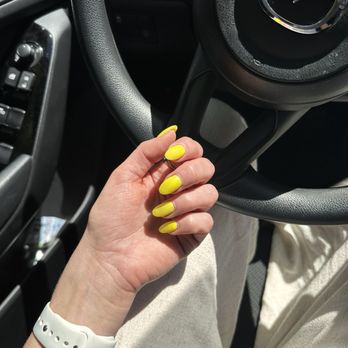 Annie's Nails - My go-to summer neon yellow color! - Nail Salons Near Me - Vancouver, Washington