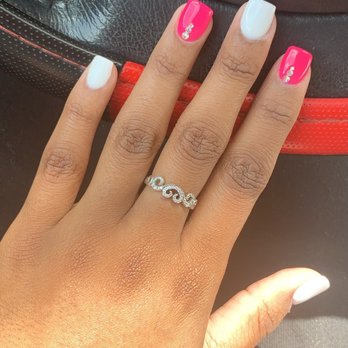 Pink & White Nail Spa - Nail Salons Near Me - Miami, Florida