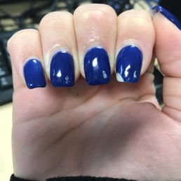 Manicure with chips