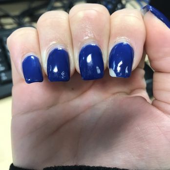 Omnia Spa - Manicure with chips - Nail Salons Near Me - Media, Pennsylvania
