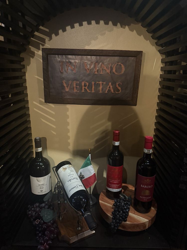 Lago Enoteca Wine Shop Logo