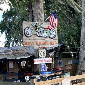 Big Bass Grill - Outside bar - Seafood Near Me - Lake Panasoffkee, Florida Big Bass Grill - Outside bar - Seafood Near Me - Lake Panasoffkee, Florida