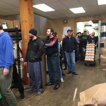 Carton Brewing - Lined up on release day to buy Regular Coffee imperial cream cans! - Breweries Near Me - Atlantic Highlands, New Jersey Carton Brewing - Lined up on release day to buy Regular Coffee imperial cream cans! - Breweries Near Me - Atlantic Highlands, New Jersey
