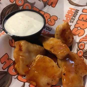 Hooters - American Near Me - Ontario, California