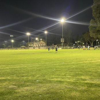 Almansor Park - Parks Near Me - Alhambra, California