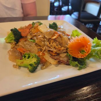 Thai Select - Beef Pad See Ew - Thai Near Me - Zionsville, Indiana