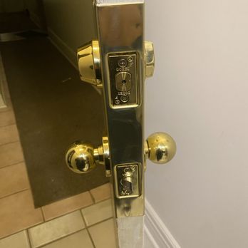 Complete Door And Lock - Another Break and enter after we have put commercial grade 2 fire rated ul listed hardware to restore safety in a customer's suite - Keys & Locksmiths Near Me - Toronto, Ontario