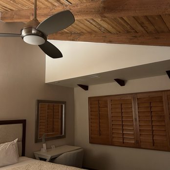 Humphreys Half Moon Inn - Sleeping area - San Diego, CA
