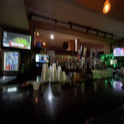 Village Tavern - Bar area
