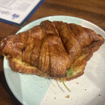 Bluestone Lane - Steiner St Café - Egg & Cheese w/ Greens Croissant - Coffee & Tea Near Me - San Francisco, California