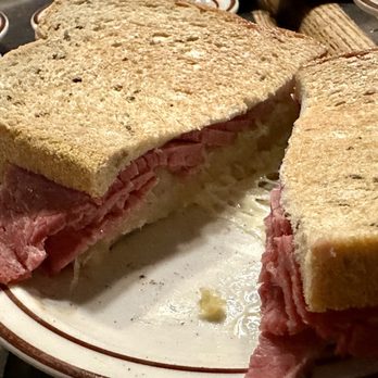 Harry's Hofbrau - Reuben on Rye - American Near Me - San Leandro, California