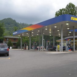 Roadrunner Markets - Photo by "The Mountaineer".