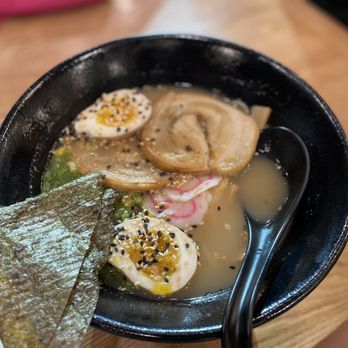 Artea - Culebra Commons - Garlic Tonkotsu Ramen - Asian Fusion Near Me - San Antonio, Texas