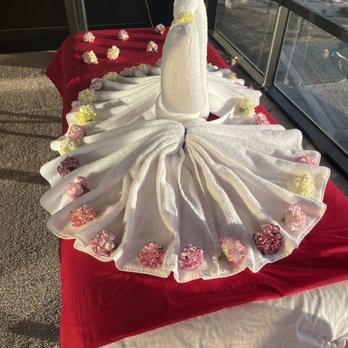 Pin Thai Massage - Kissing swans - Massage Therapy Near Me - Honolulu, Hawaii Pin Thai Massage - Kissing swans - Massage Therapy Near Me - Honolulu, Hawaii