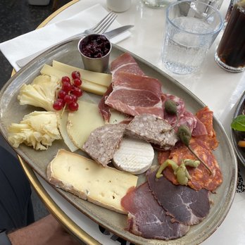 Café du Trocadéro - Charcuterie - French Near Me - Paris, 75 Café du Trocadéro - Charcuterie - French Near Me - Paris, 75
