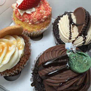 Edible Couture - Desserts Near Me - Stratford, Connecticut