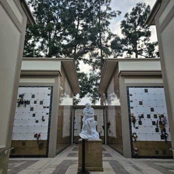 Forest Lawn - Cypress - Mortuary Services Near Me - Cypress, California