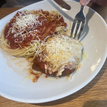 Olive Garden Italian Restaurant - Chicken Parmesan - Italian Near Me - Palmdale, California