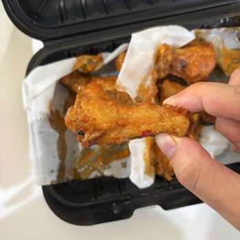 Fire Wings - Small Mango Habanero Wing - Chicken Wings Near Me - Midtown, California
