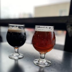 Parallel 49 Brewing - Good selections in beer! Of course
