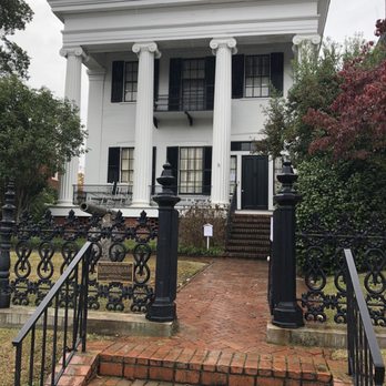 Cannonball House - Front of house - Landmarks & Historical Buildings Near Me - Macon, Georgia Cannonball House - Front of house - Landmarks & Historical Buildings Near Me - Macon, Georgia