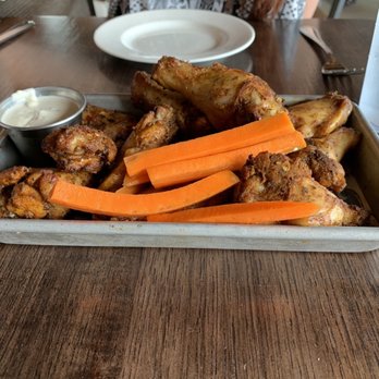Dogfish Head Brewings & Eats - Dry rub wings were okay - American Near Me - Rehoboth Beach, Delaware