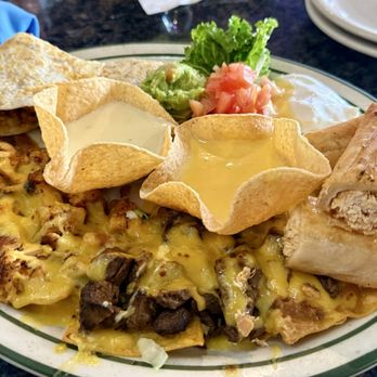 Monarca Bar & Grill - Sampler Platter $16  (worth it!) - Mexican Near Me - Conroe, Texas