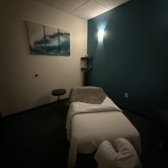 Hand & Stone - Massage Near Me - Huntington Beach, California Hand & Stone - Massage Near Me - Huntington Beach, California
