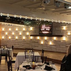 The Chart House - Dining area