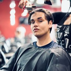 Floyd's 99 Barbershop