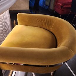 Very comfortable barstools!
