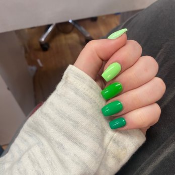 Red Nails & Spa - Nail Salons Near Me - North Providence, Rhode Island