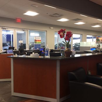 Austin Subaru - Service counter easily accessible - Car Dealers Near Me - Austin, Texas