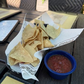 El Cholo - Chips and salsa - Mexican Near Me - Newport Beach, California El Cholo - Chips and salsa - Mexican Near Me - Newport Beach, California