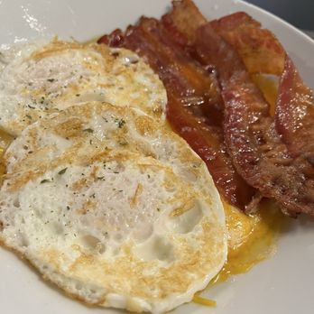 Moma’s Cafe - Bacon, Egg and Cheese Grits Bowl - Cafes Near Me - Orlando, Florida Moma’s Cafe - Bacon, Egg and Cheese Grits Bowl - Cafes Near Me - Orlando, Florida
