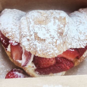Horizon Shine by The Coffee Class - Strawberry Croissant - Coffee & Tea Near Me - Henderson, Nevada Horizon Shine by The Coffee Class - Strawberry Croissant - Coffee & Tea Near Me - Henderson, Nevada