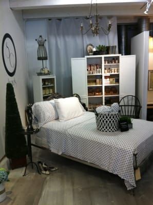 Savvy Chic Trends & Parisienne Boutique by null