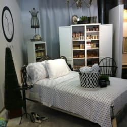 Savvy Chic - Savvy Chic can help you transition your living space from one season to the next.