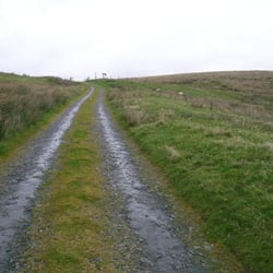 Mountain Road - Mae'r ffordd yn hir..it is a long way.