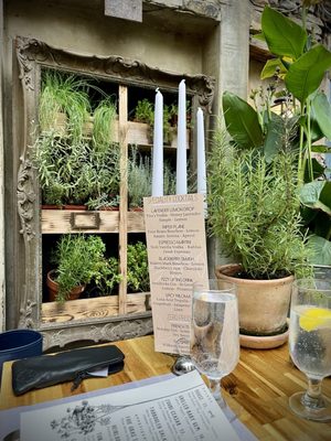 Zoubi Restaurant & Bar by null