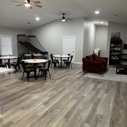 Reveille Ridge RV Park - Recreation room