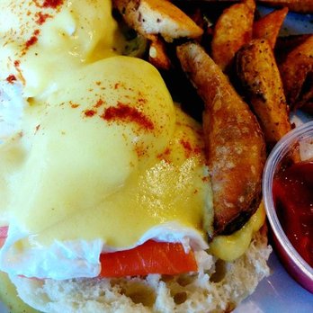 Future Bistro - Eggs Benedict with smoked salmon - Breakfast & Brunch Near Me - Toronto, Ontario Future Bistro - Eggs Benedict with smoked salmon - Breakfast & Brunch Near Me - Toronto, Ontario