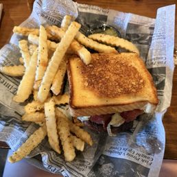 steakhouse patty melt w/ fries & pickles steakhouse patty melt w/ fries & pickles