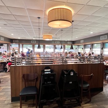 IHOP - The entire dining area - American Near Me - KISSIMMEE, Florida