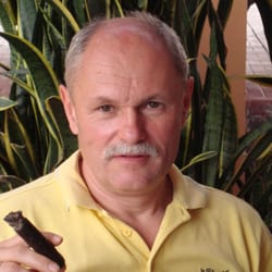 Tabak Gausterer - Christopher Mey of Rocky Patel cigars visits Karl of Tabak Gausterer.