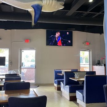 Disco Fish Restaurant & Grill - Inside - Seafood Near Me - West Miami, Florida