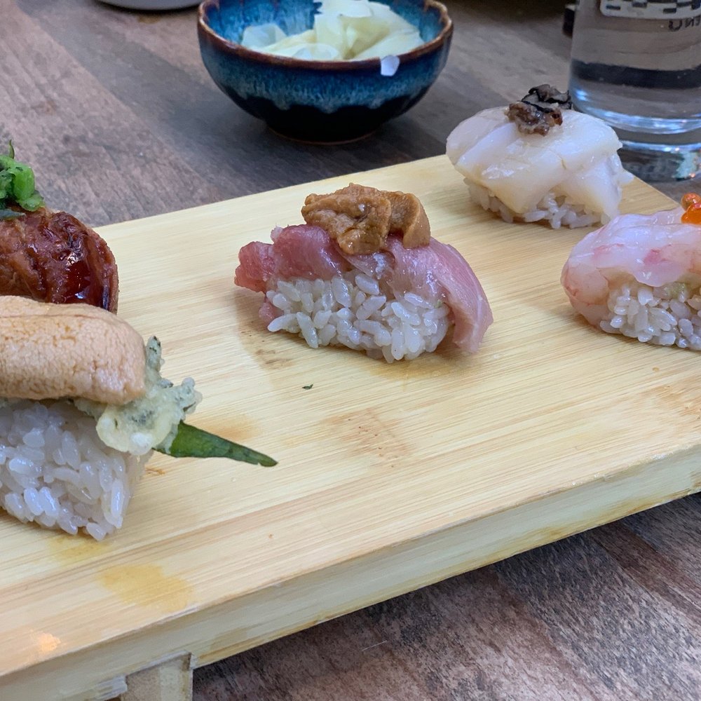 Sushi Lab Rooftop - Chef's selection. Check the shaved truffles on the upper right corner scallop sushi. - Japanese Near Me - New York, New York Sushi Lab Rooftop - Chef's selection. Check the shaved truffles on the upper right corner scallop sushi. - Japanese Near Me - New York, New York