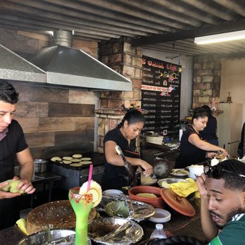 Lidia Tacos Grill - Super fresh food prepared right in front of you - Seafood Near Me - Maneadero, BCN Lidia Tacos Grill - Super fresh food prepared right in front of you - Seafood Near Me - Maneadero, BCN