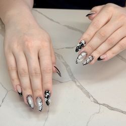 V360 Nail Lounge - Gel X design